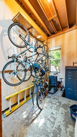 1049 West Wellington Avenue Chicago IL 60657