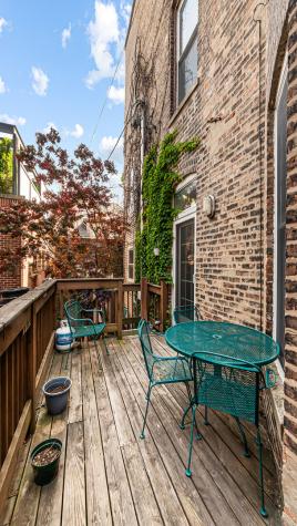 1049 West Wellington Avenue Chicago IL 60657