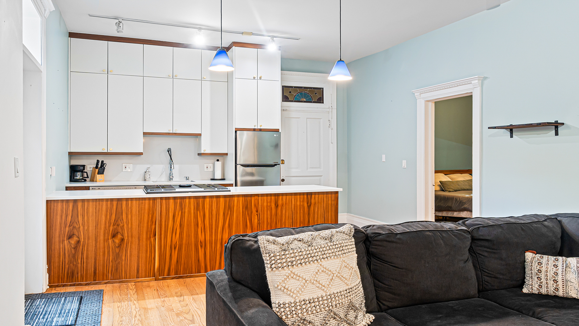 1049 West Wellington Avenue Chicago IL 60657