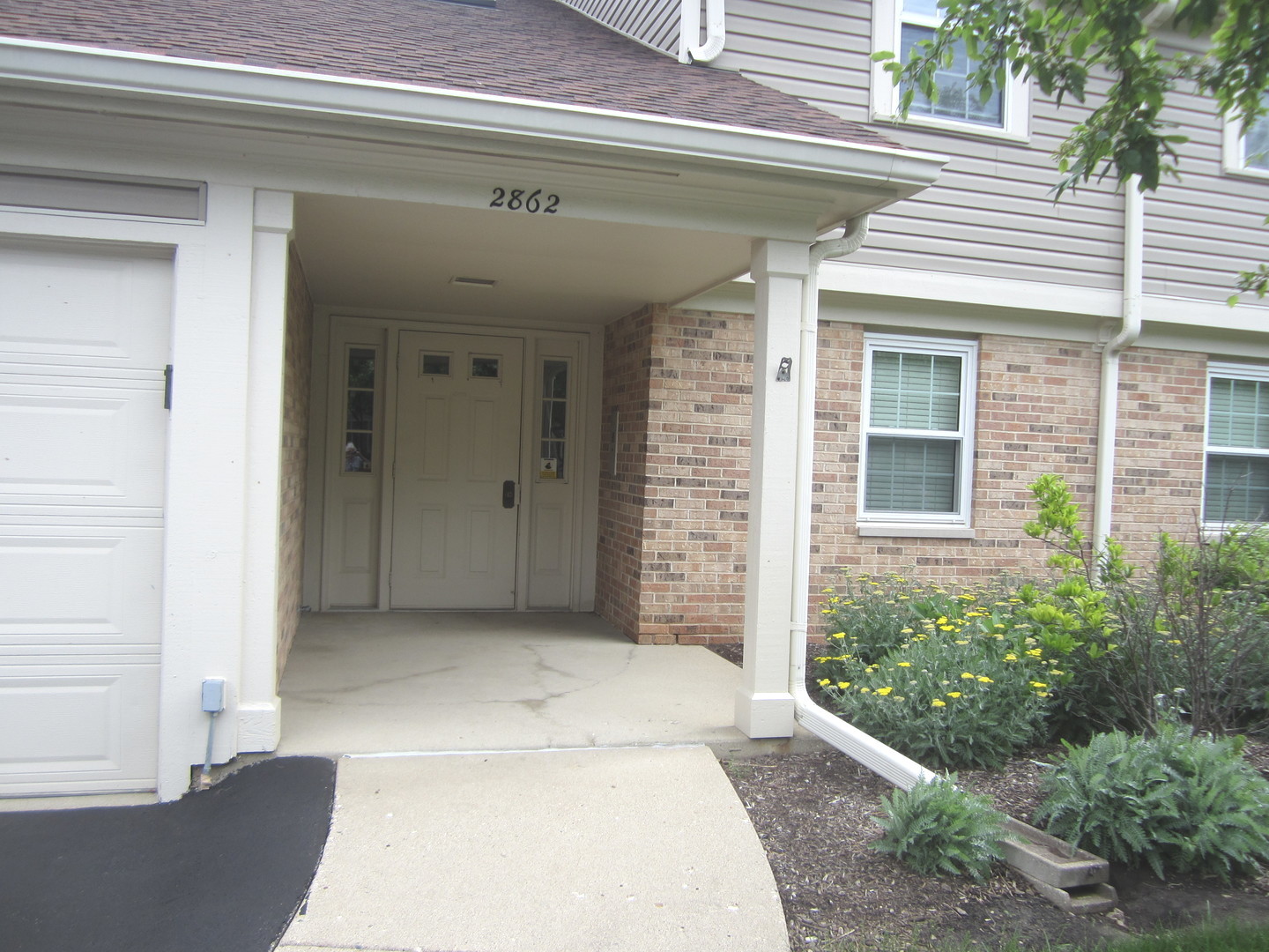 2862 Meadow Lane Schaumburg IL 60193