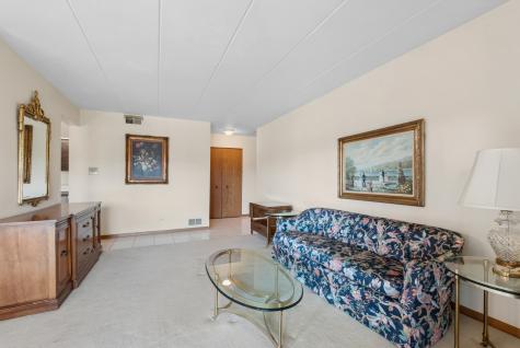 4716 West 106th Place Oak Lawn IL 60453