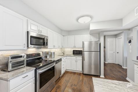 925 Spring Hill Drive Northbrook IL 60062