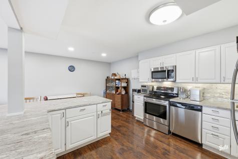 925 Spring Hill Drive Northbrook IL 60062