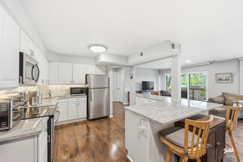 925 Spring Hill Drive Northbrook IL 60062