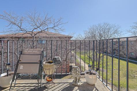 230 Klein Creek Court Carol Stream IL 60188