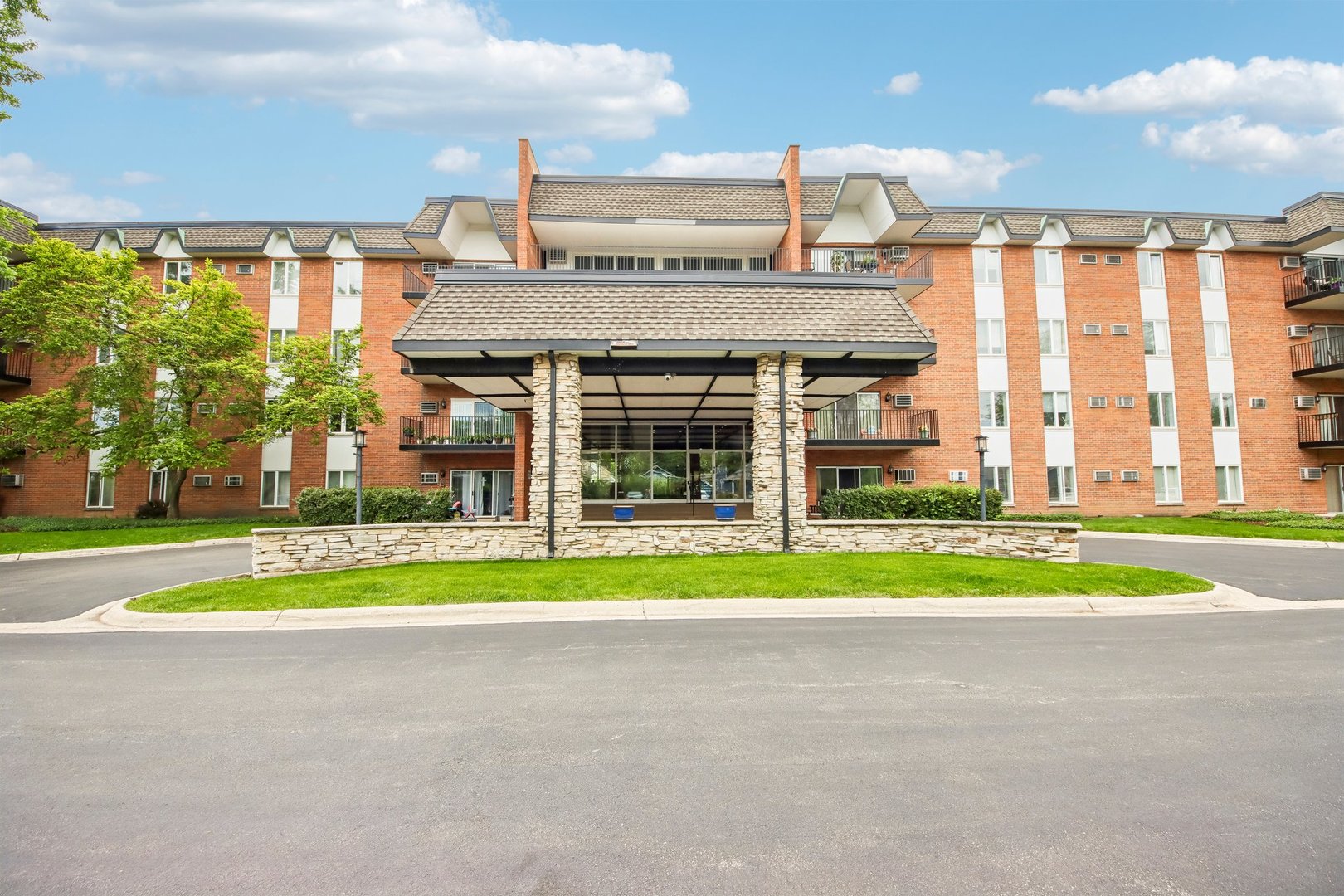 4225 Saratoga Avenue Downers Grove IL 60515