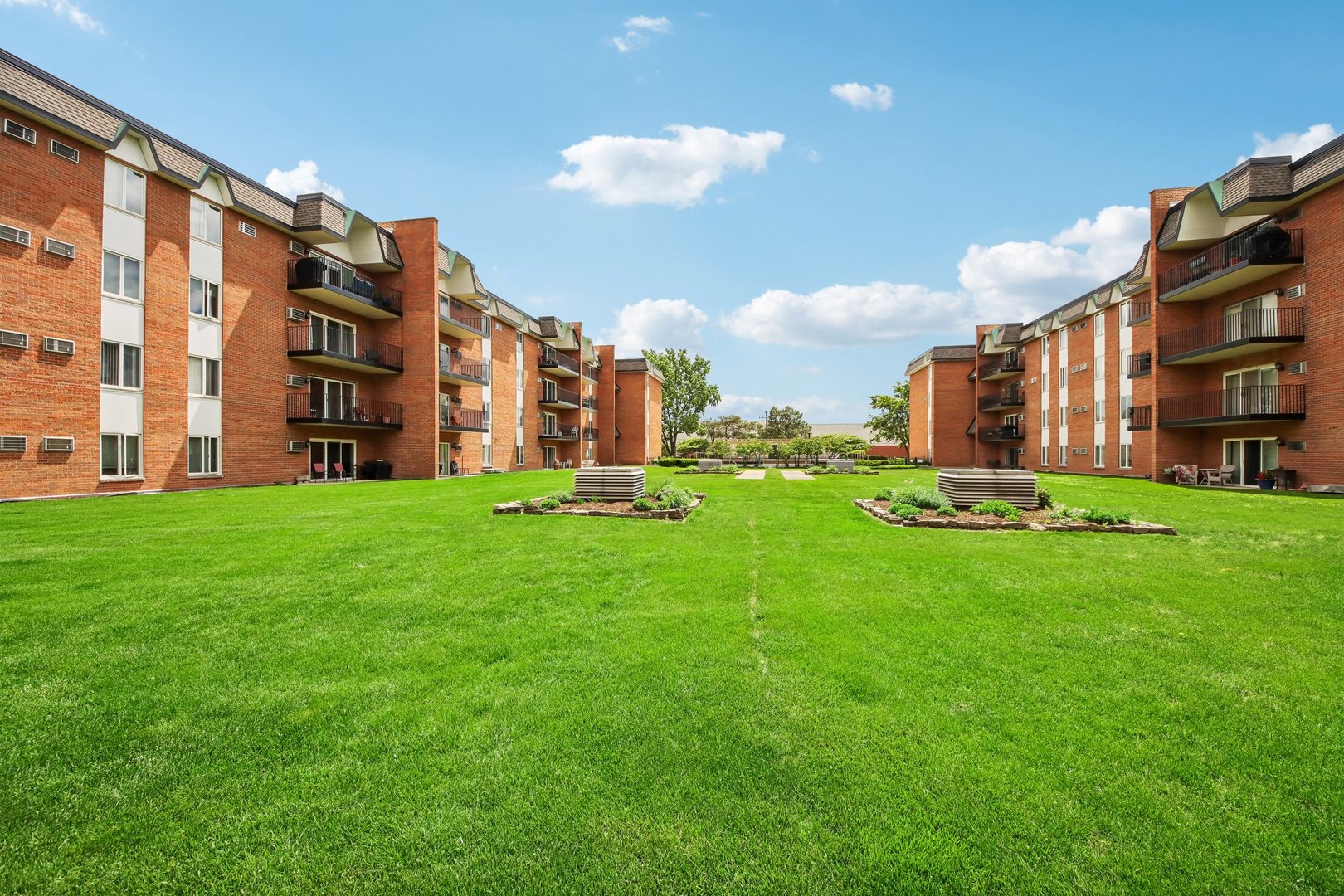 4225 Saratoga Avenue Downers Grove IL 60515
