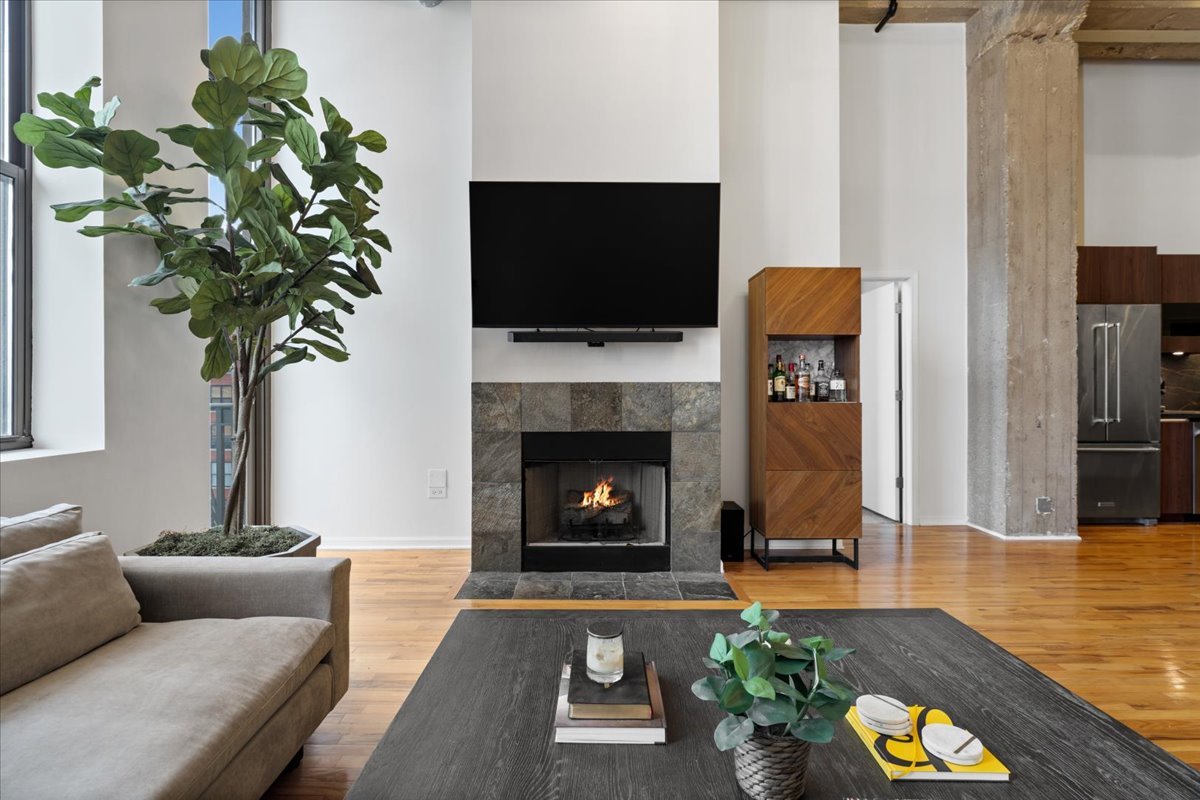 758 North Larrabee Street Chicago IL 60654