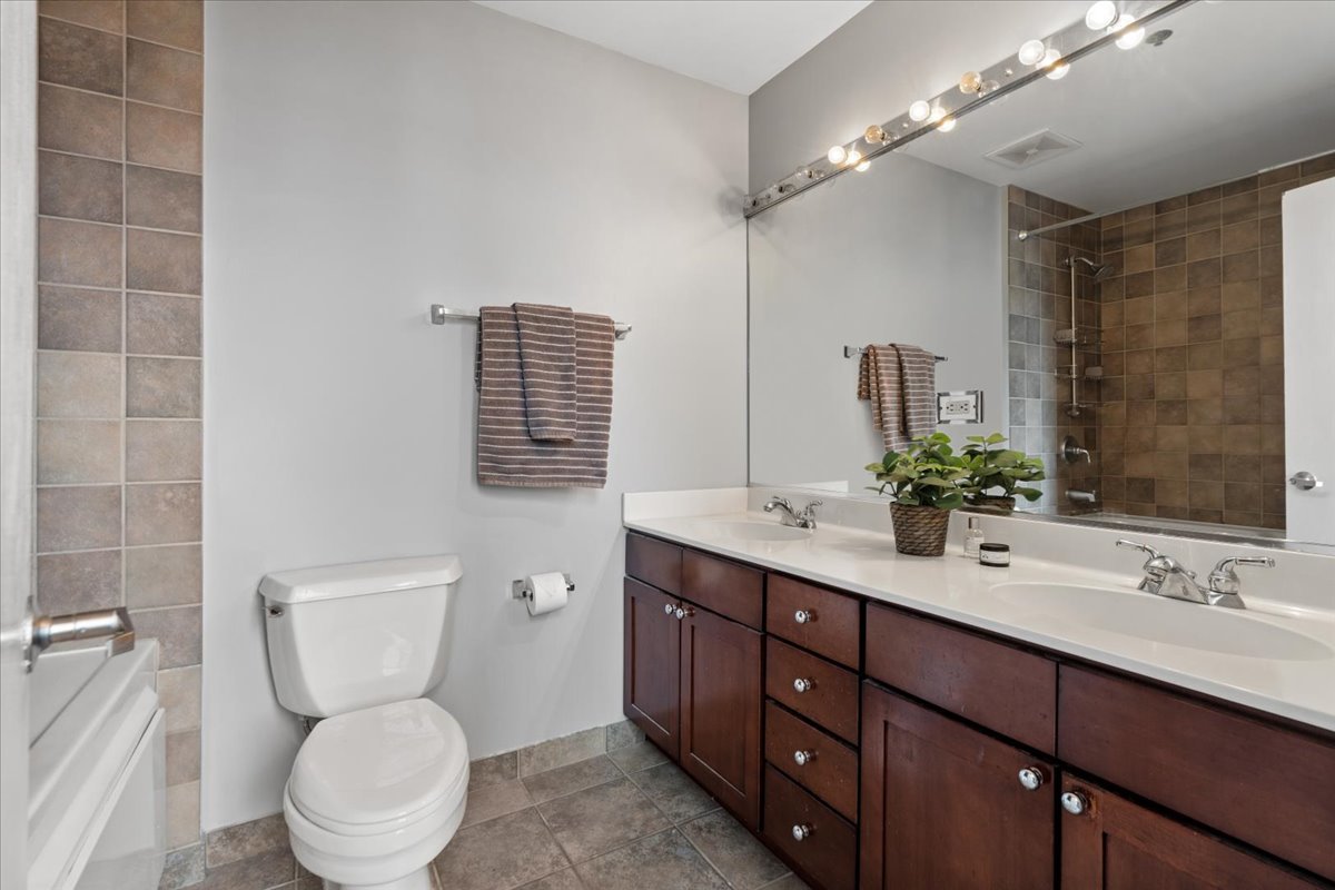 758 North Larrabee Street Chicago IL 60654
