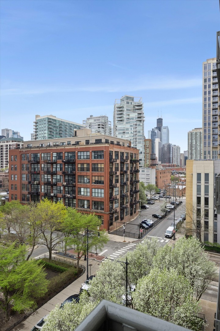 758 North Larrabee Street Chicago IL 60654