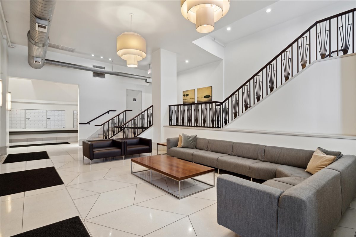 758 North Larrabee Street Chicago IL 60654
