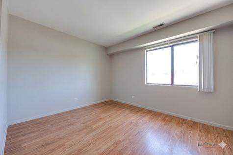 21W581 North Avenue Lombard IL 60148