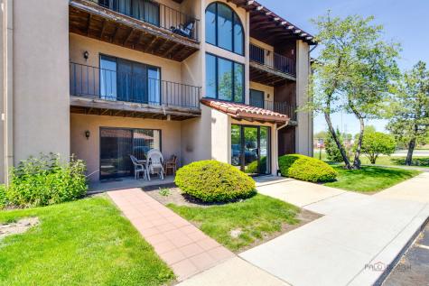 21W581 North Avenue Lombard IL 60148