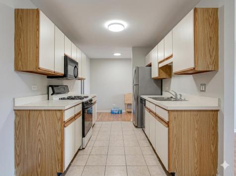 21W581 North Avenue Lombard IL 60148