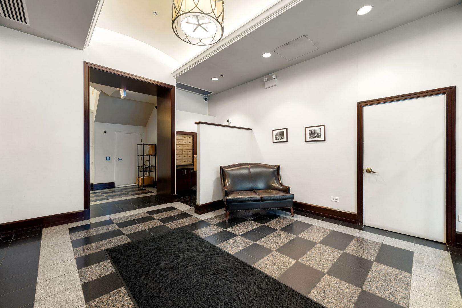 6 East Monroe Street Chicago IL 60603