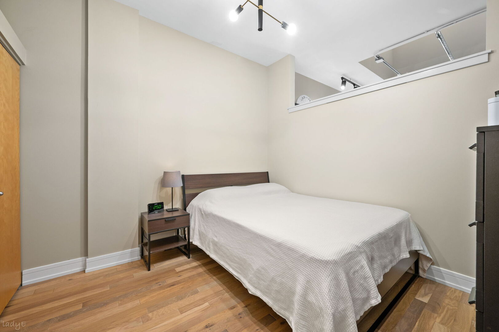 3260 North Clark Street Chicago IL 60657