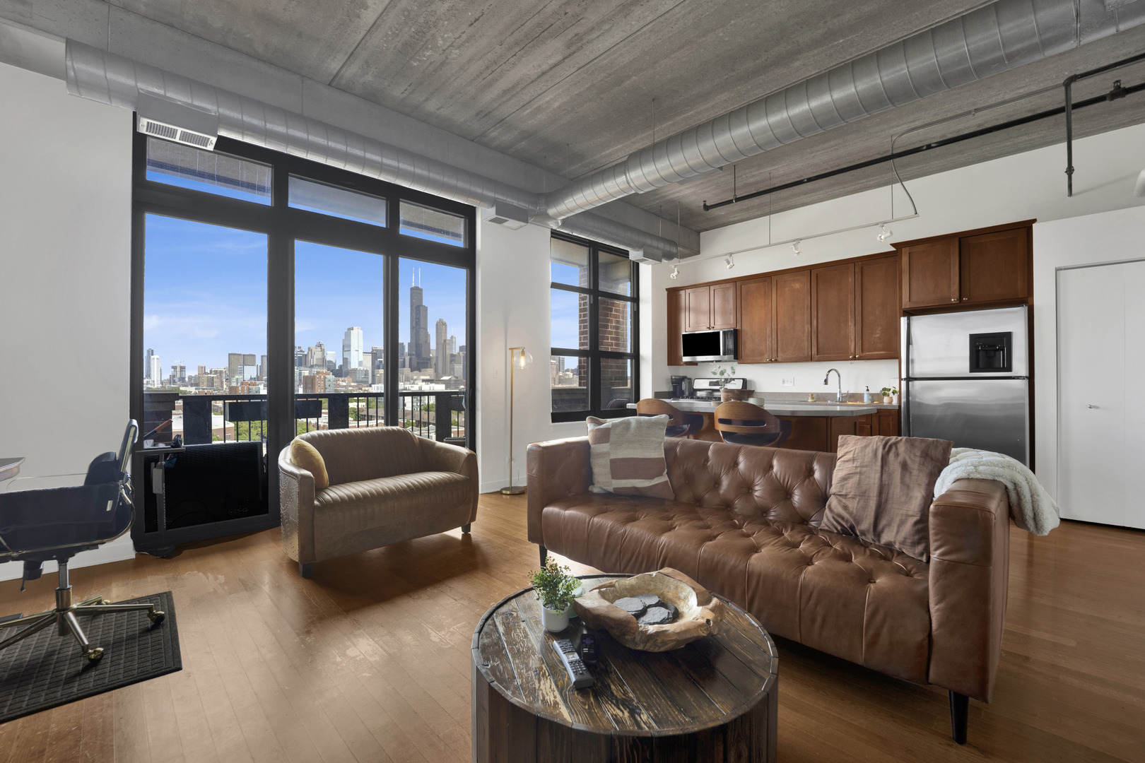 811 West 15th Place Chicago IL 60608