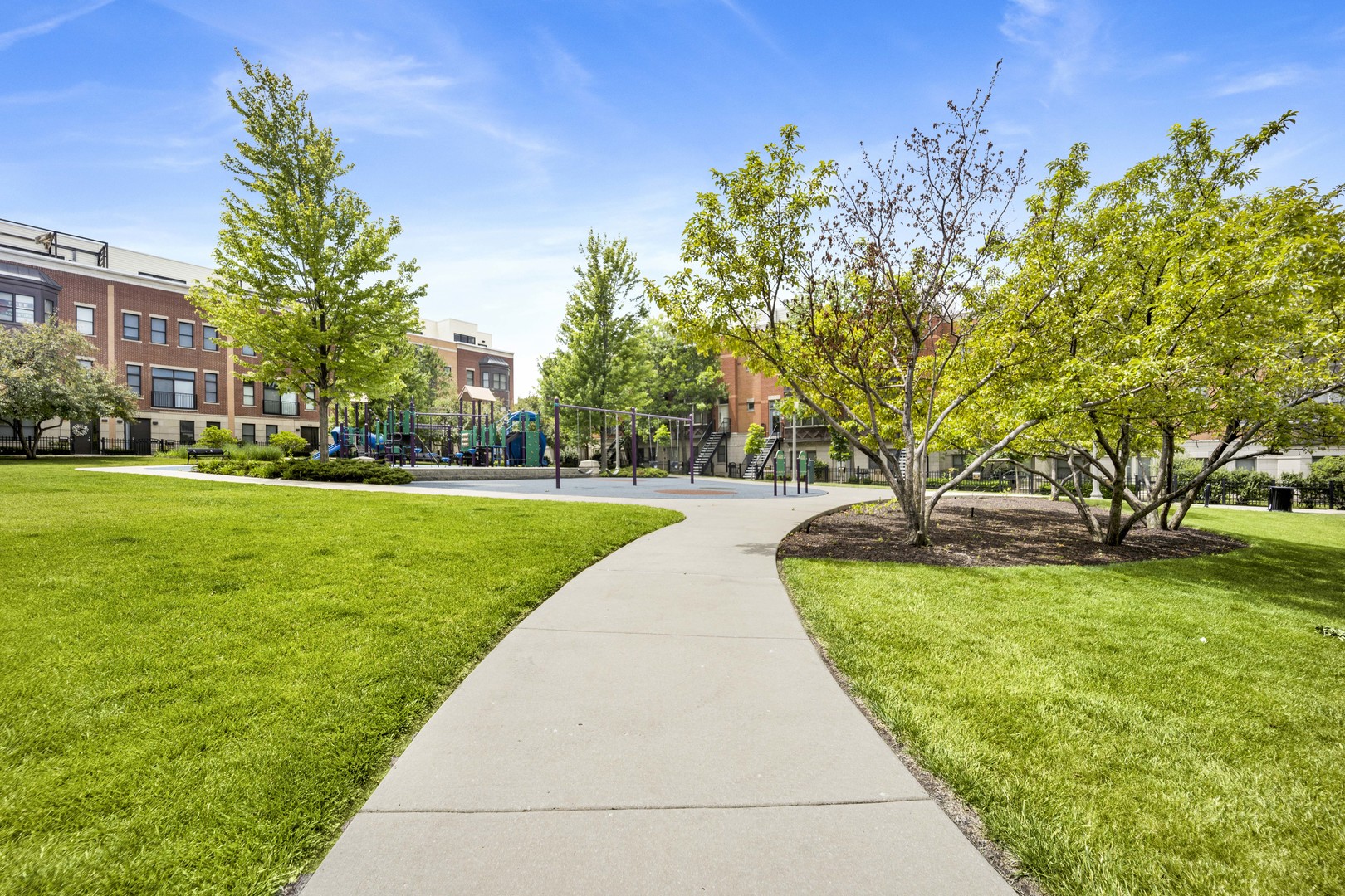 811 West 15th Place Chicago IL 60608