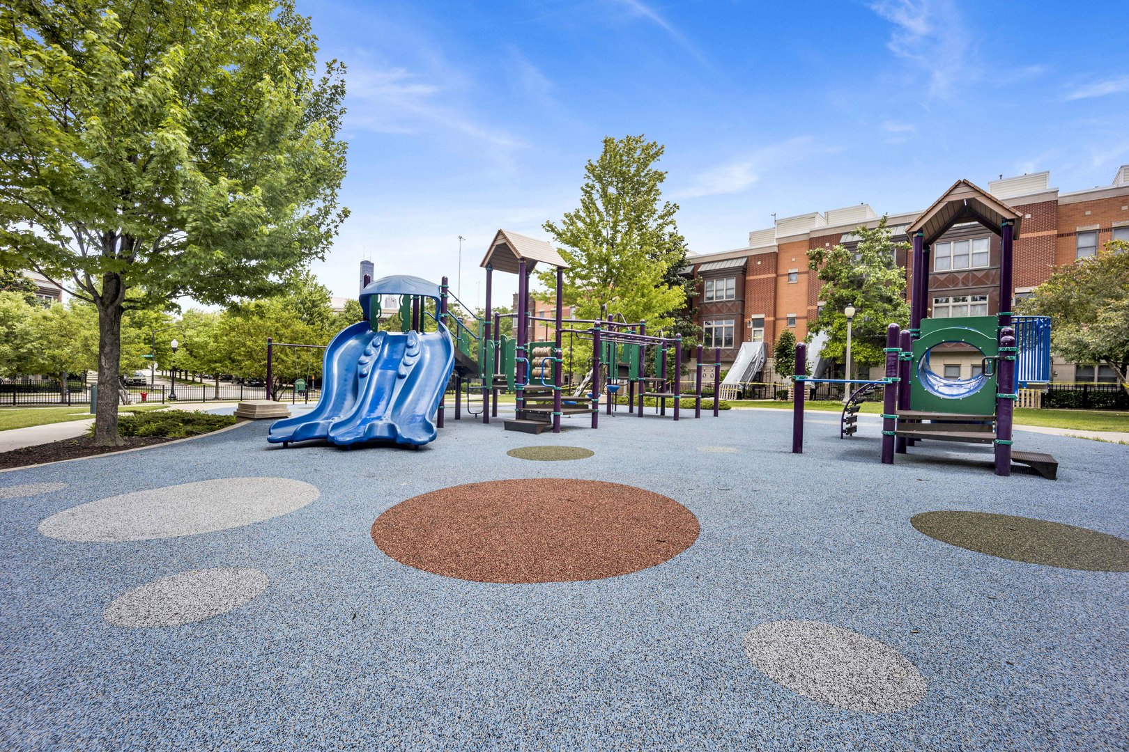 811 West 15th Place Chicago IL 60608
