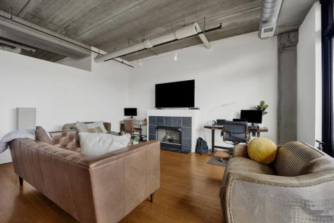 811 West 15th Place Chicago IL 60608