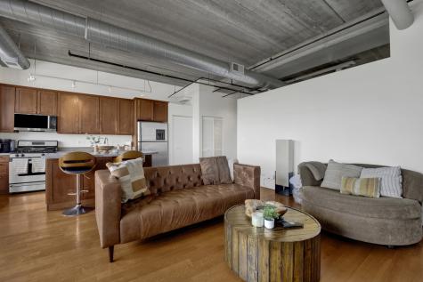 811 West 15th Place Chicago IL 60608