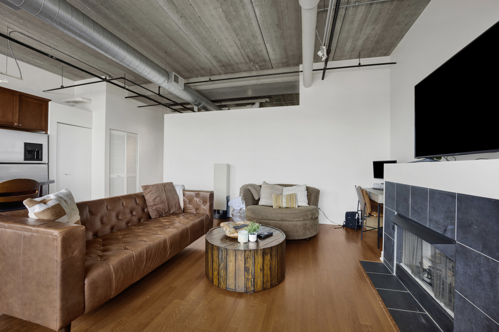 811 West 15th Place Chicago IL 60608