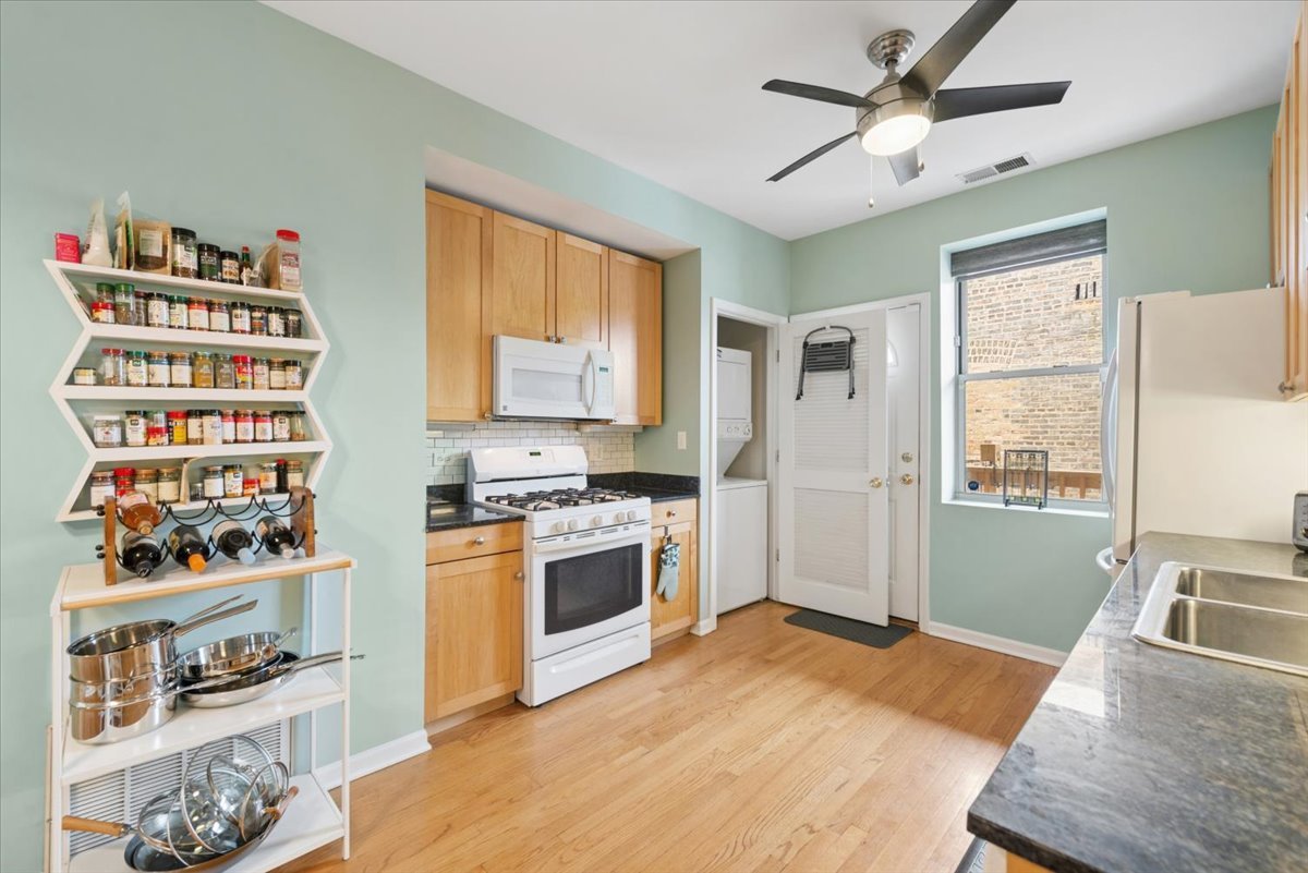 1241 West Rosemont Avenue Chicago IL 60660
