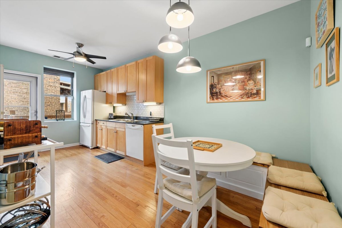 1241 West Rosemont Avenue Chicago IL 60660