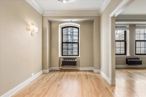 6101 North Sheridan Road Chicago IL 60660