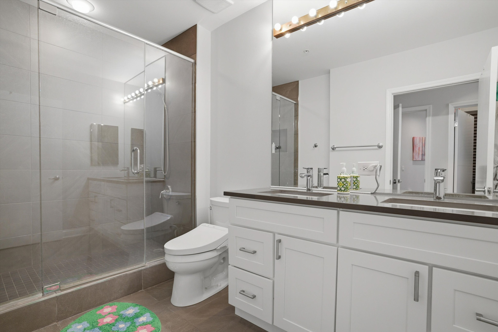 233 East 13th Street Chicago IL 60605