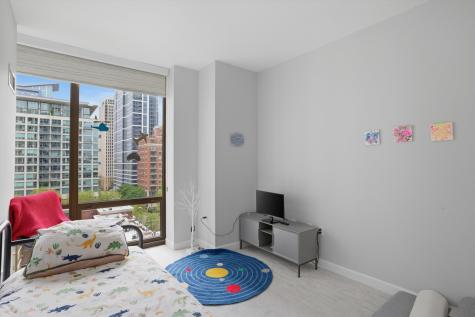 233 East 13th Street Chicago IL 60605