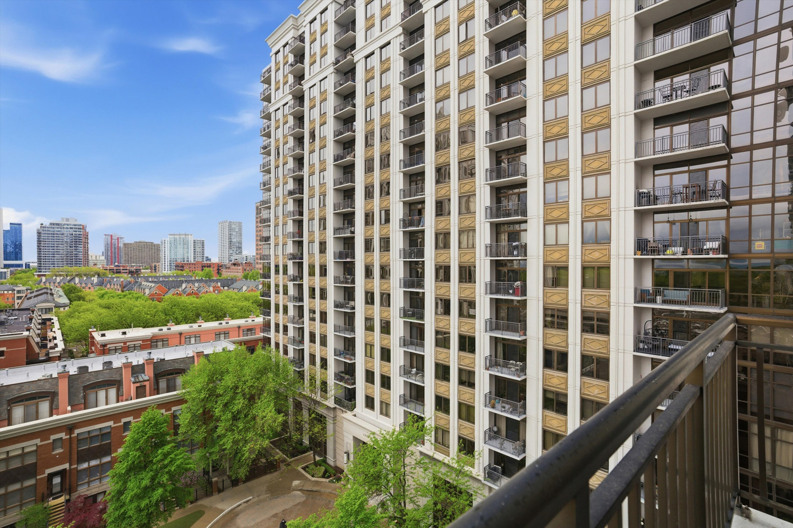 233 East 13th Street Chicago IL 60605