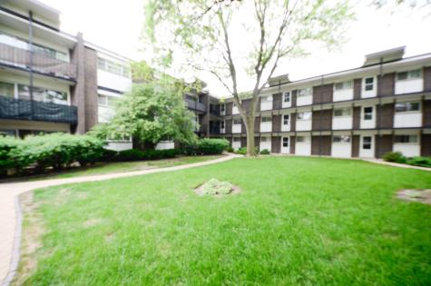 4718 Russett Lane Skokie IL 60076