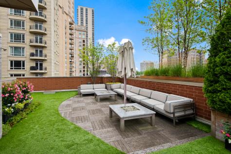 416 West Deming Place Chicago IL 60614