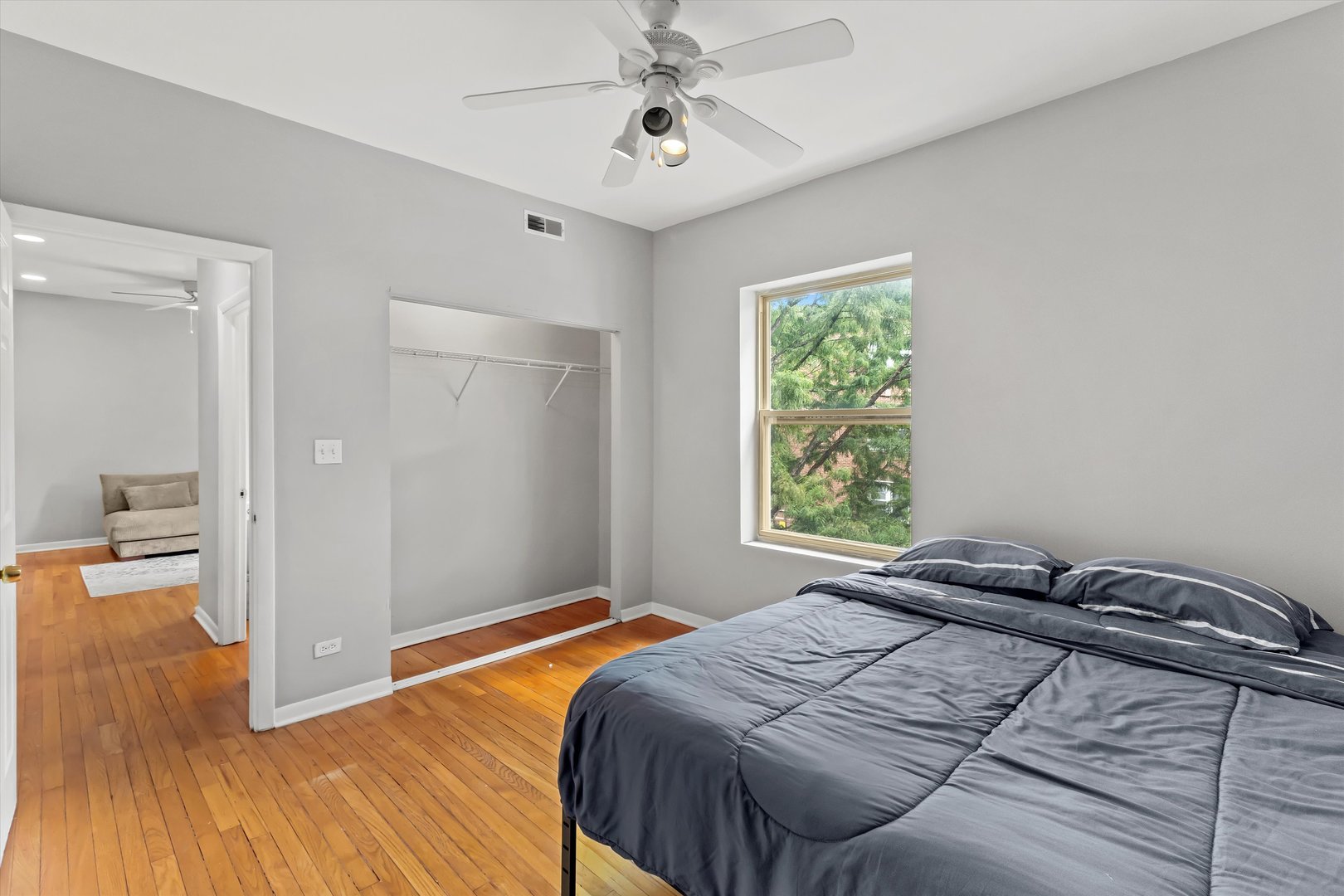 854 East 82nd Street Chicago IL 60619