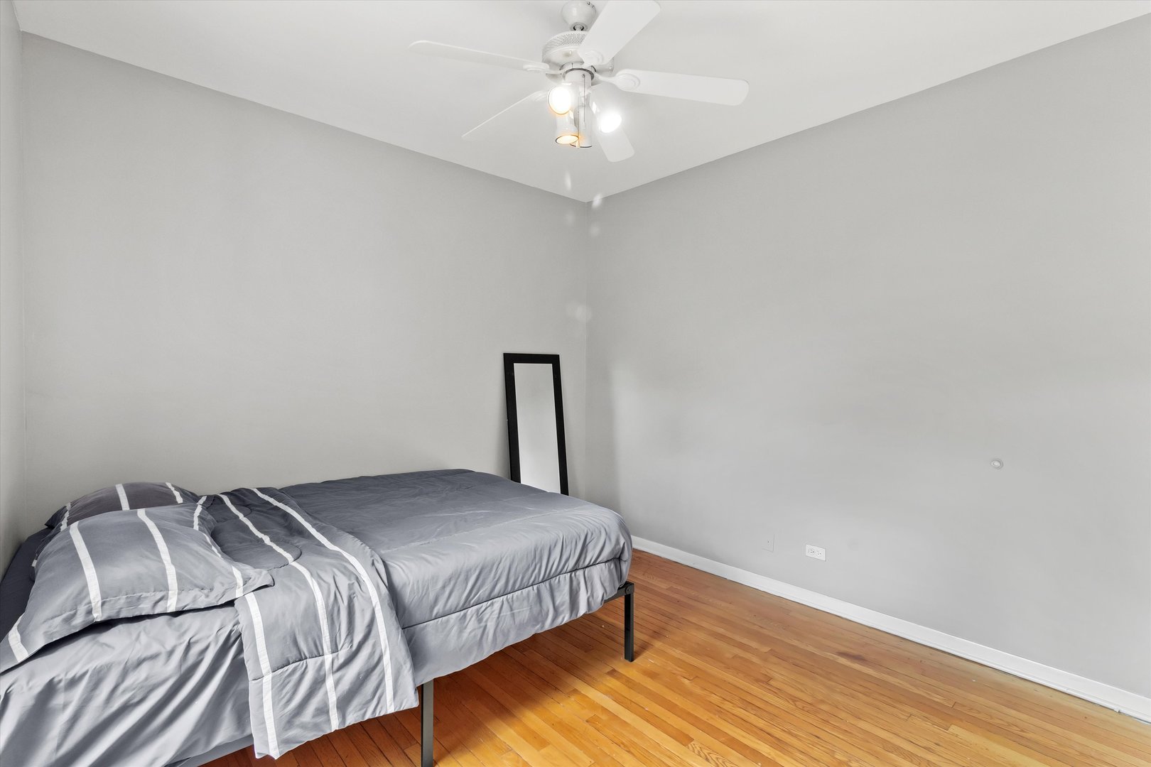 854 East 82nd Street Chicago IL 60619
