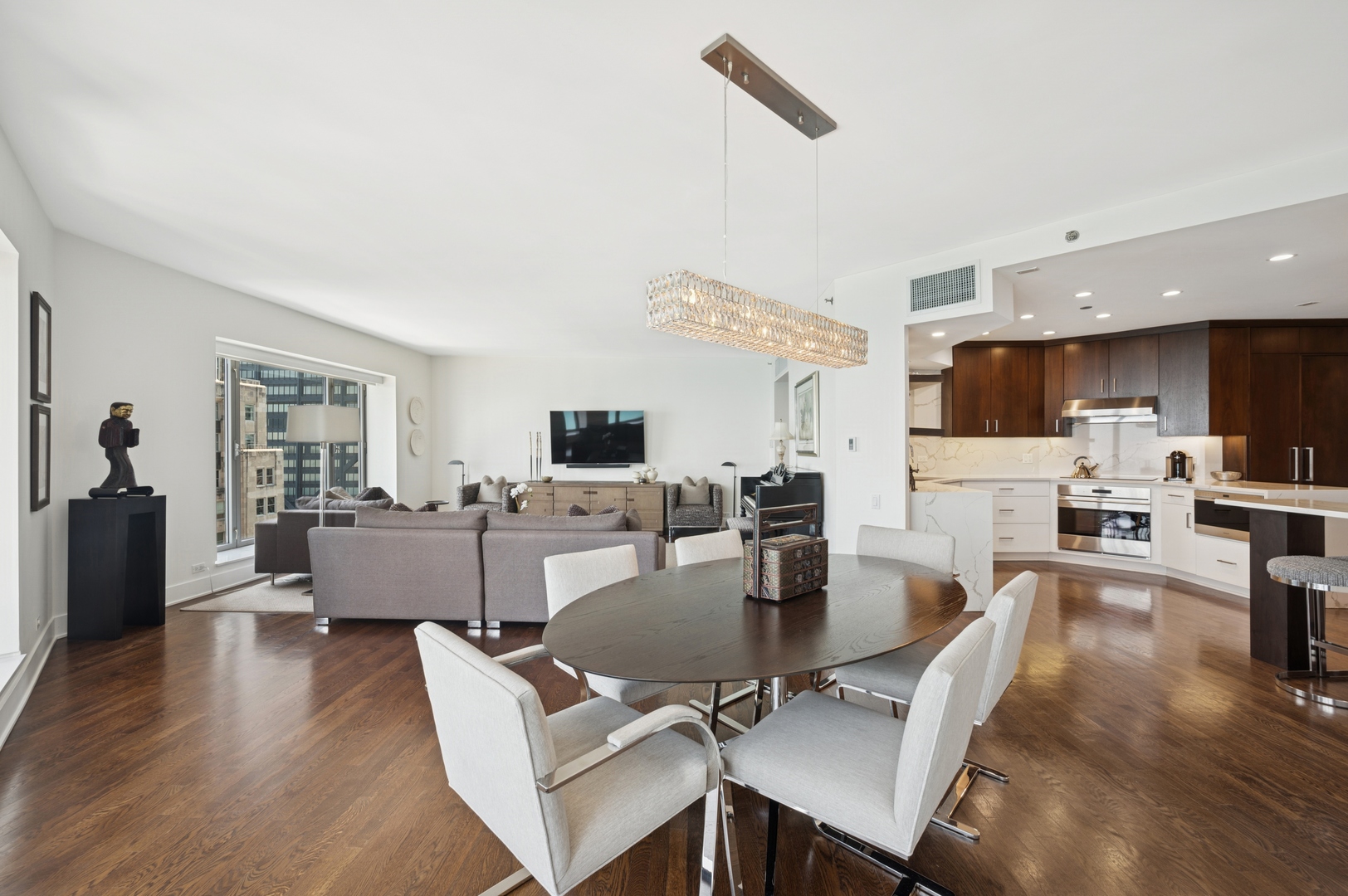 950 North Michigan Avenue Chicago IL 60611