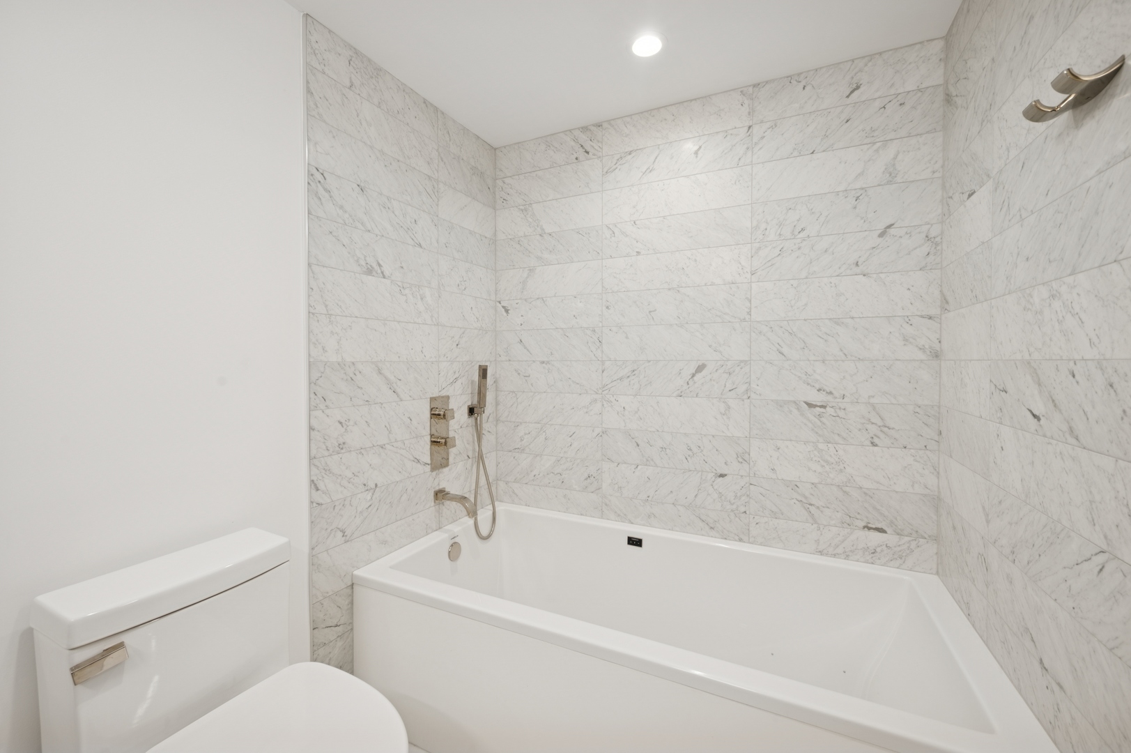 950 North Michigan Avenue Chicago IL 60611