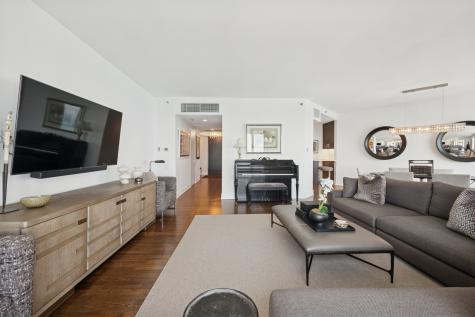950 North Michigan Avenue Chicago IL 60611