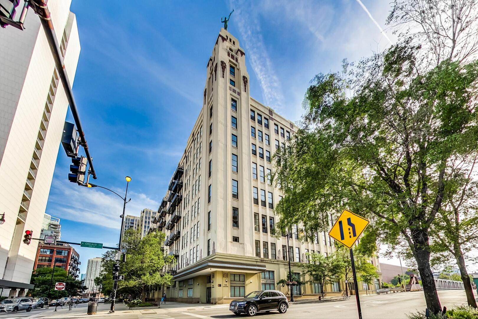 758 North Larrabee Street Chicago IL 60654