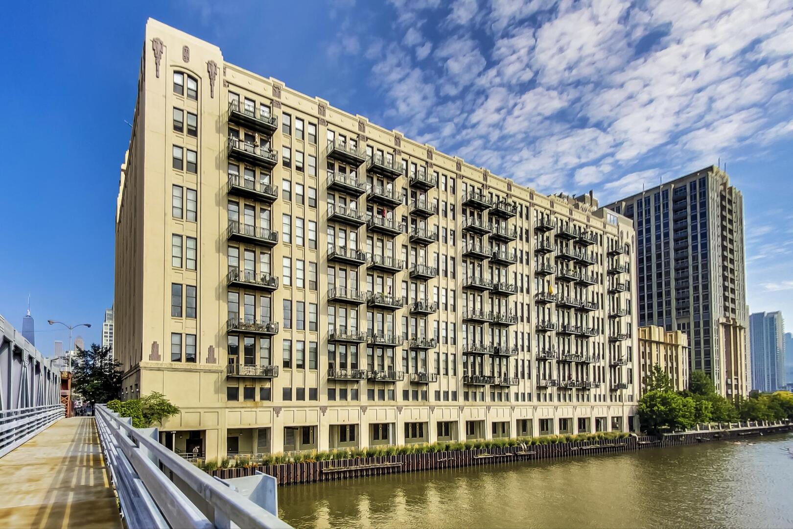 758 North Larrabee Street Chicago IL 60654
