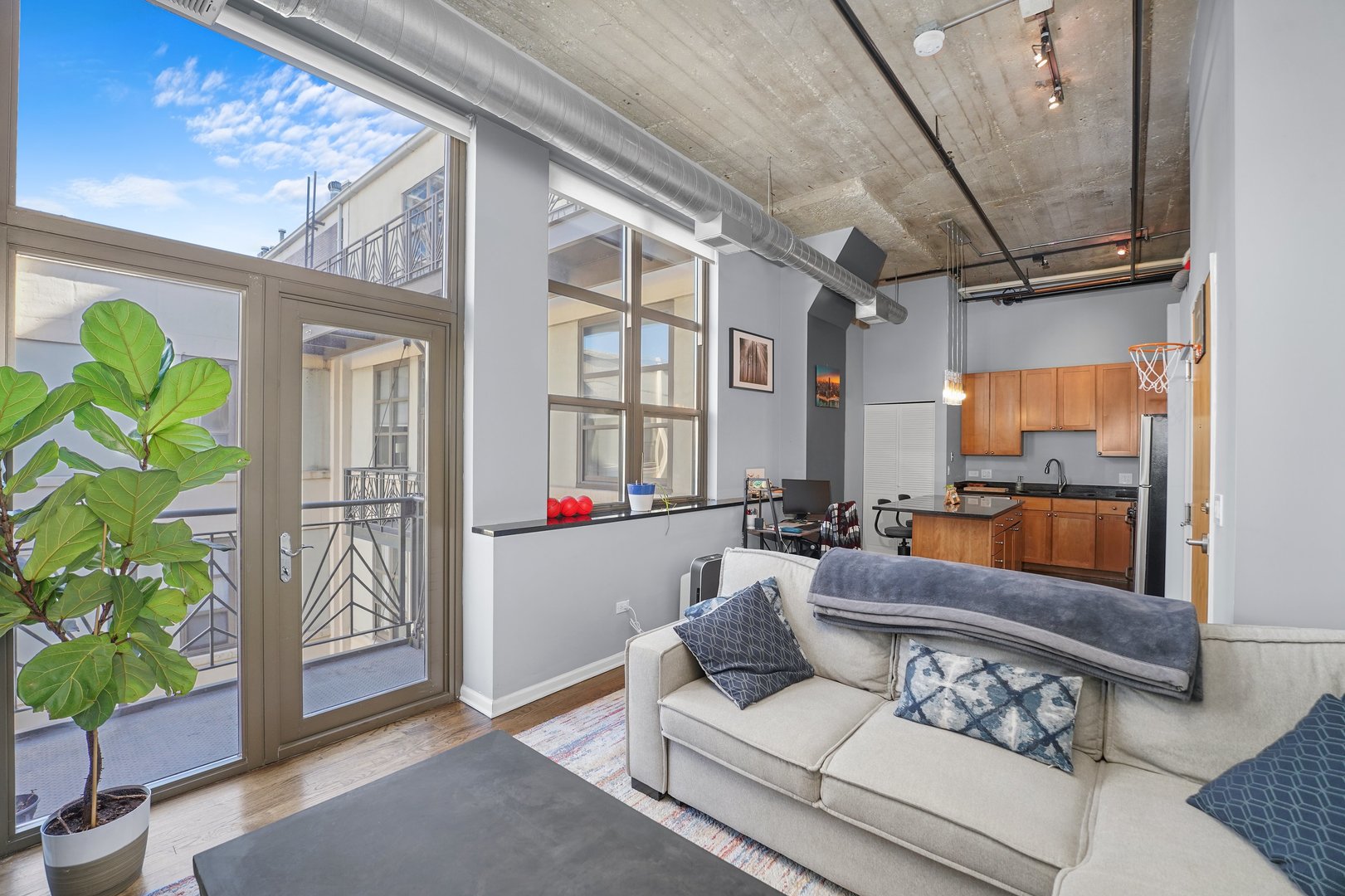 758 North Larrabee Street Chicago IL 60654