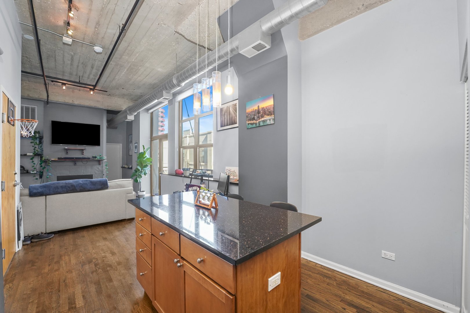 758 North Larrabee Street Chicago IL 60654