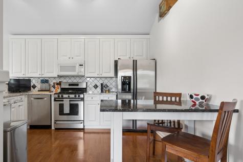 1466 New Haven Drive Cary IL 60013