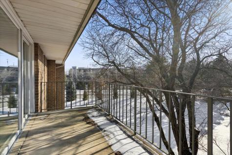 1 Oak Brook Club Drive Oak Brook IL 60523