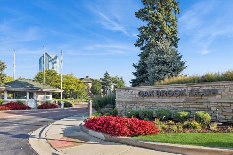 1 Oak Brook Club Drive Oak Brook IL 60523