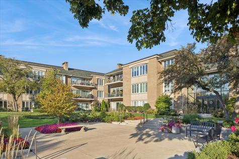 1 Oak Brook Club Drive Oak Brook IL 60523