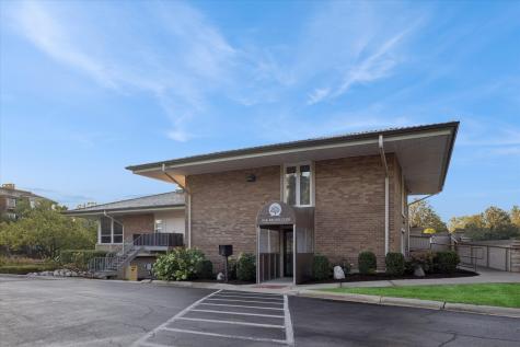 1 Oak Brook Club Drive Oak Brook IL 60523