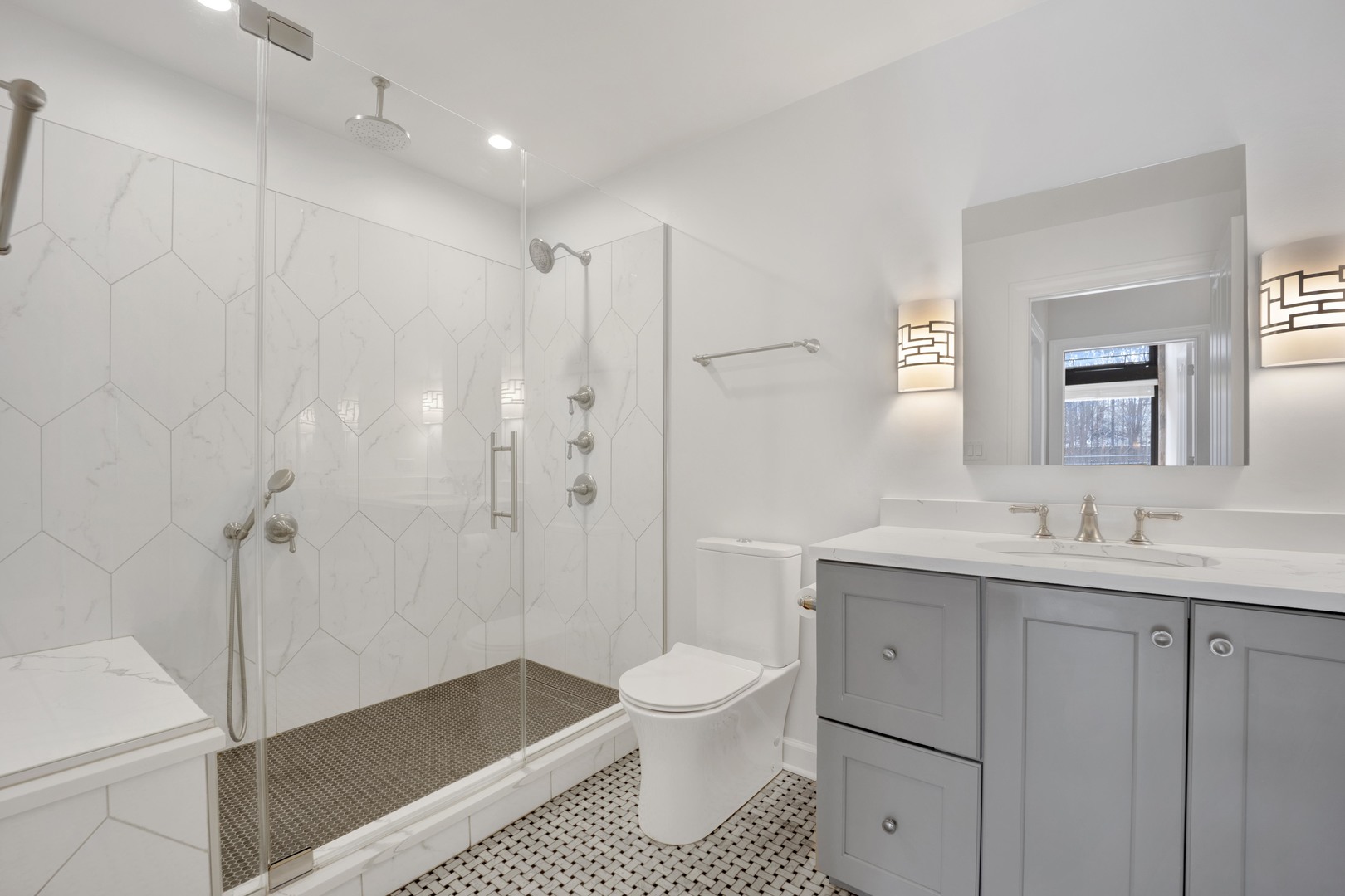 1071 West 15th Street Chicago IL 60608