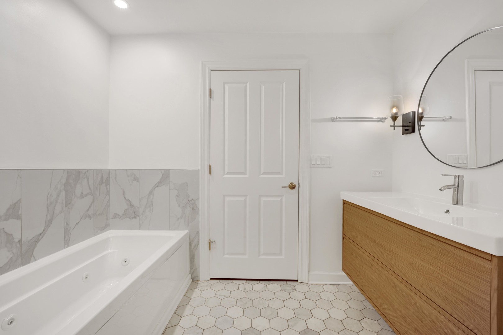 1071 West 15th Street Chicago IL 60608